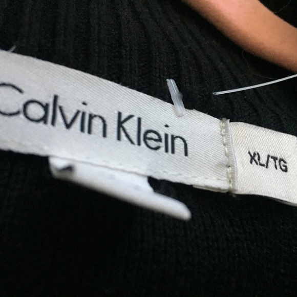 Calvin Klein Sweater - Picture 4 of 4